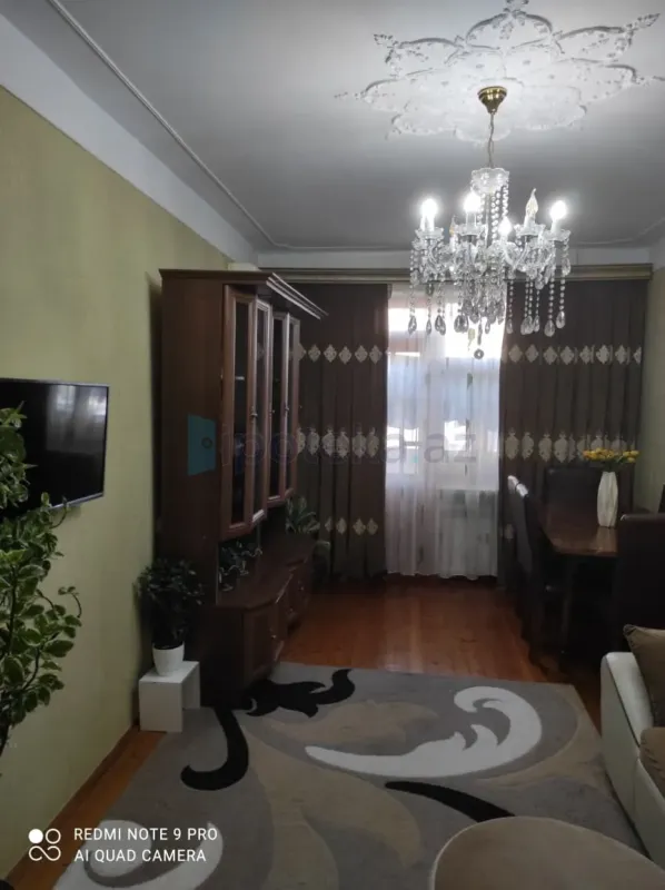 Satılır 3 otaqlı köhnə tikili 75 m²