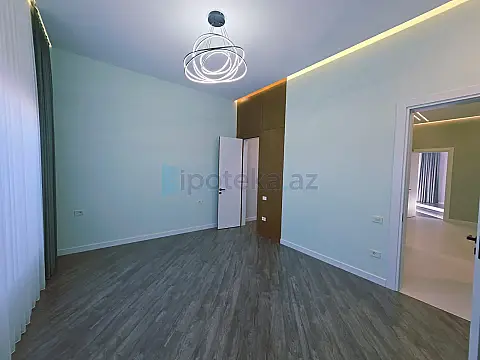 Satılır 5 otaqlı mənzil 260 m²