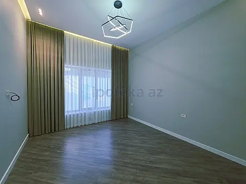 Satılır 5 otaqlı mənzil 260 m²