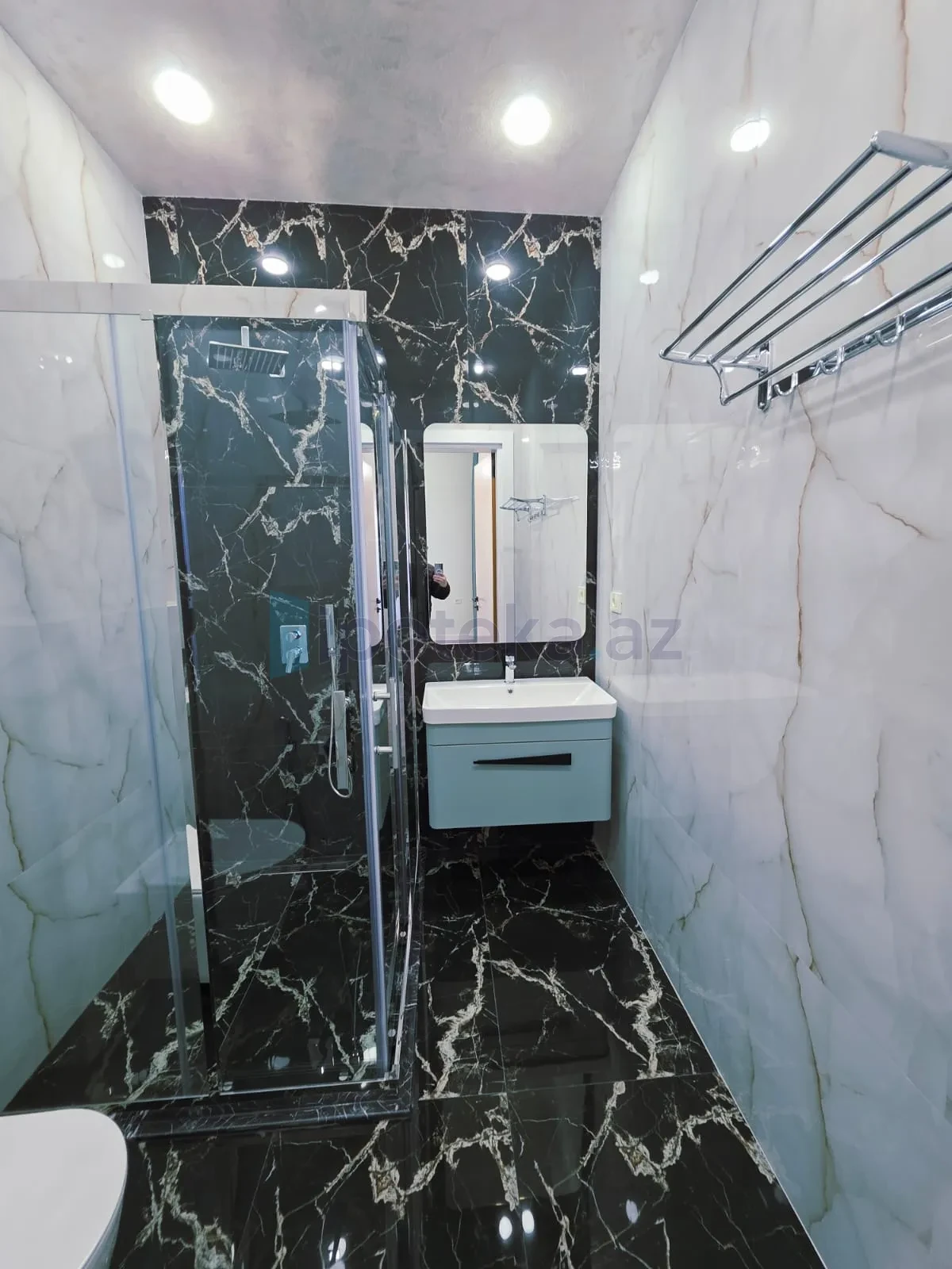 Satılır 5 otaqlı mənzil 260 m²