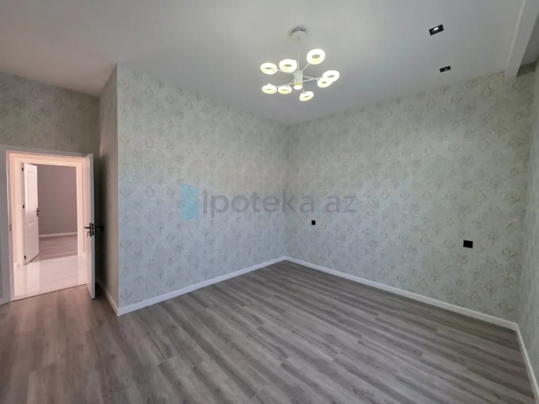 Satılır 4 otaqlı mənzil 120 m²