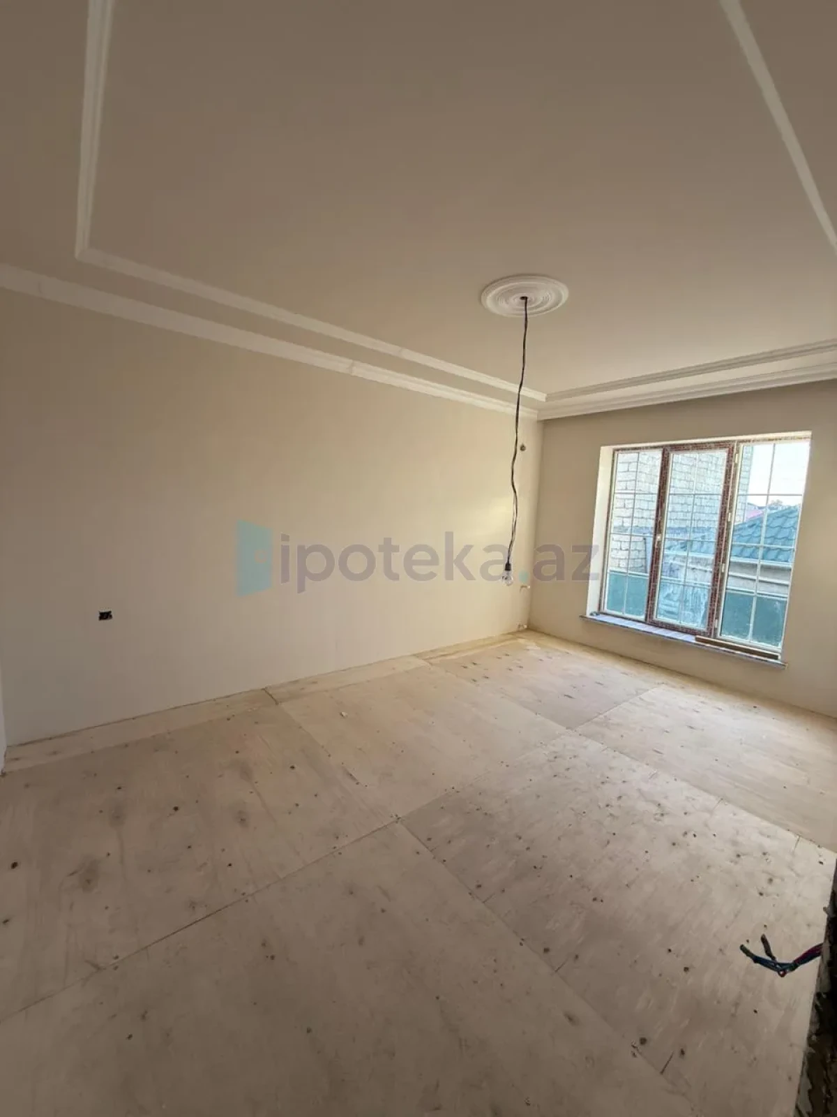 Satılır 6 otaqlı həyət evi 150 m²