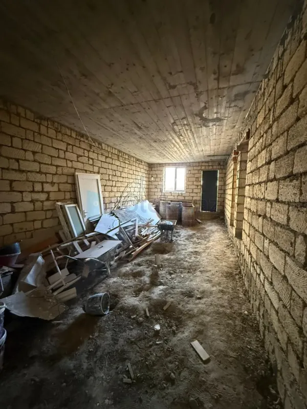 Satılır 6 otaqlı həyət evi 150 m²