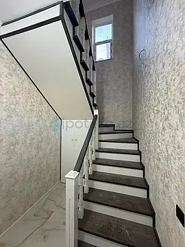 Satılır 5 otaqlı həyət evi 160 m²