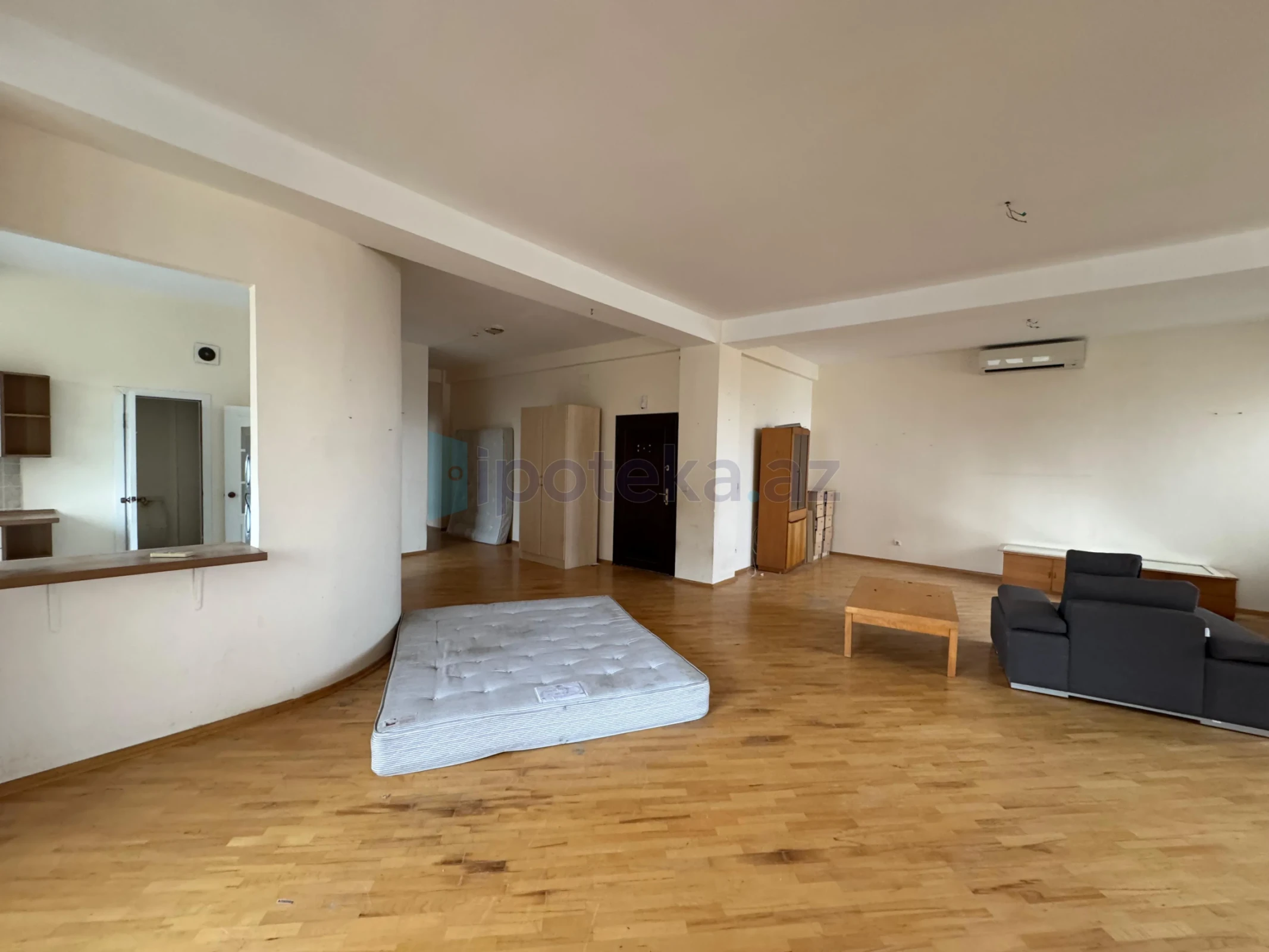 Satılır 4 otaqlı yeni tikili 208 m²