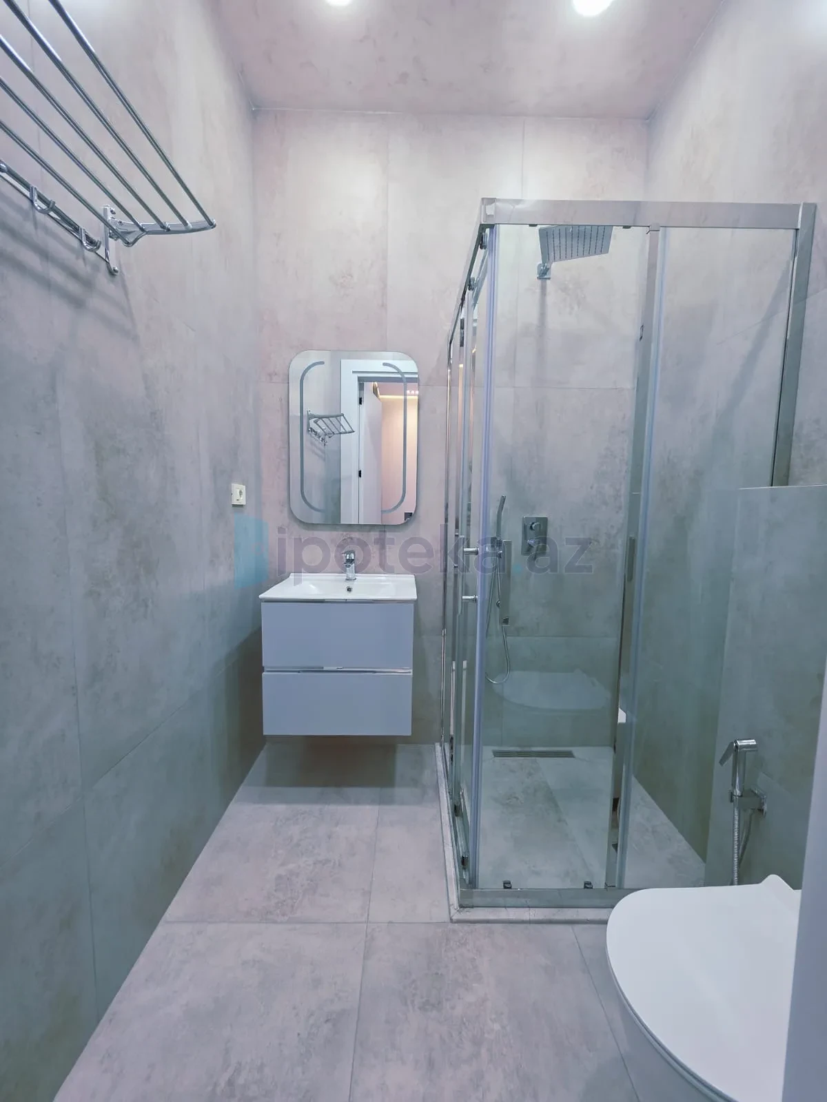 Satılır 5 otaqlı həyət evi 260 m²