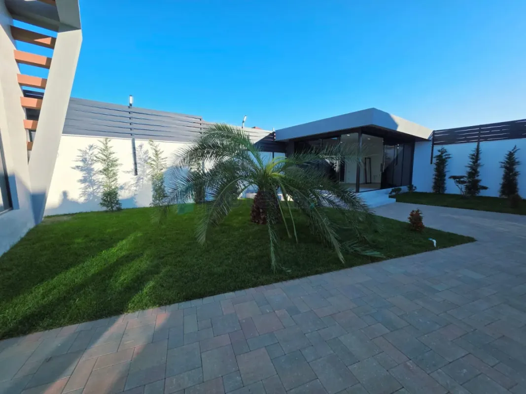 Satılır 5 otaqlı həyət evi 260 m²