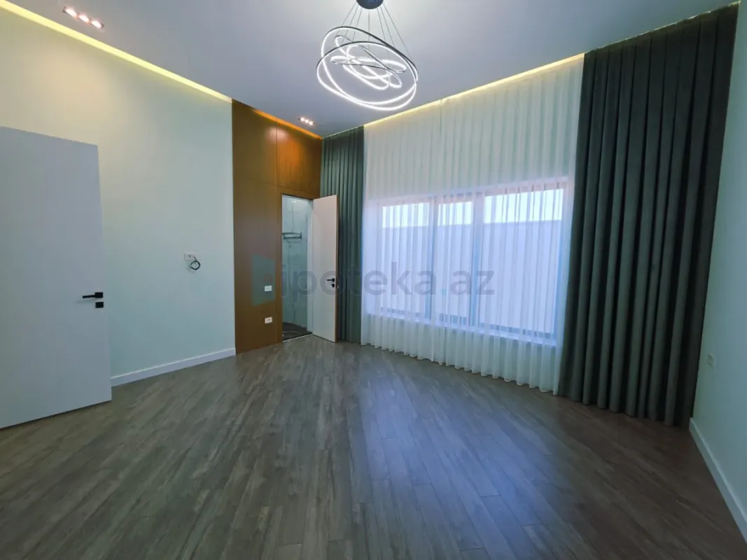 Satılır 5 otaqlı həyət evi 260 m²