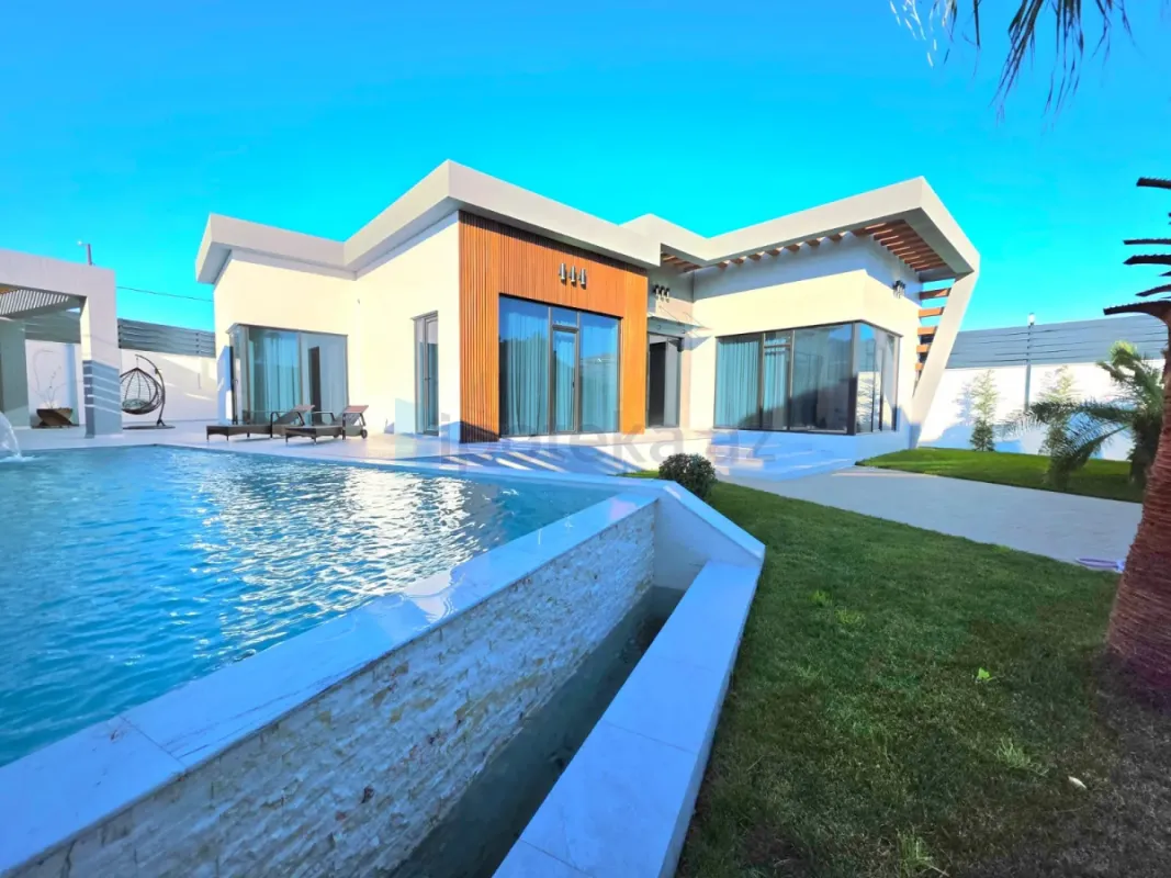 Satılır 5 otaqlı həyət evi 260 m²