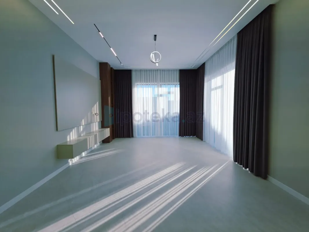 Satılır 5 otaqlı həyət evi 260 m²