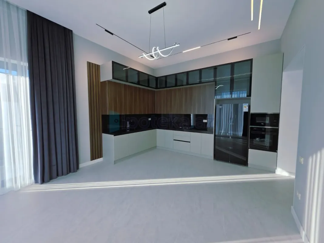 Satılır 5 otaqlı həyət evi 260 m²