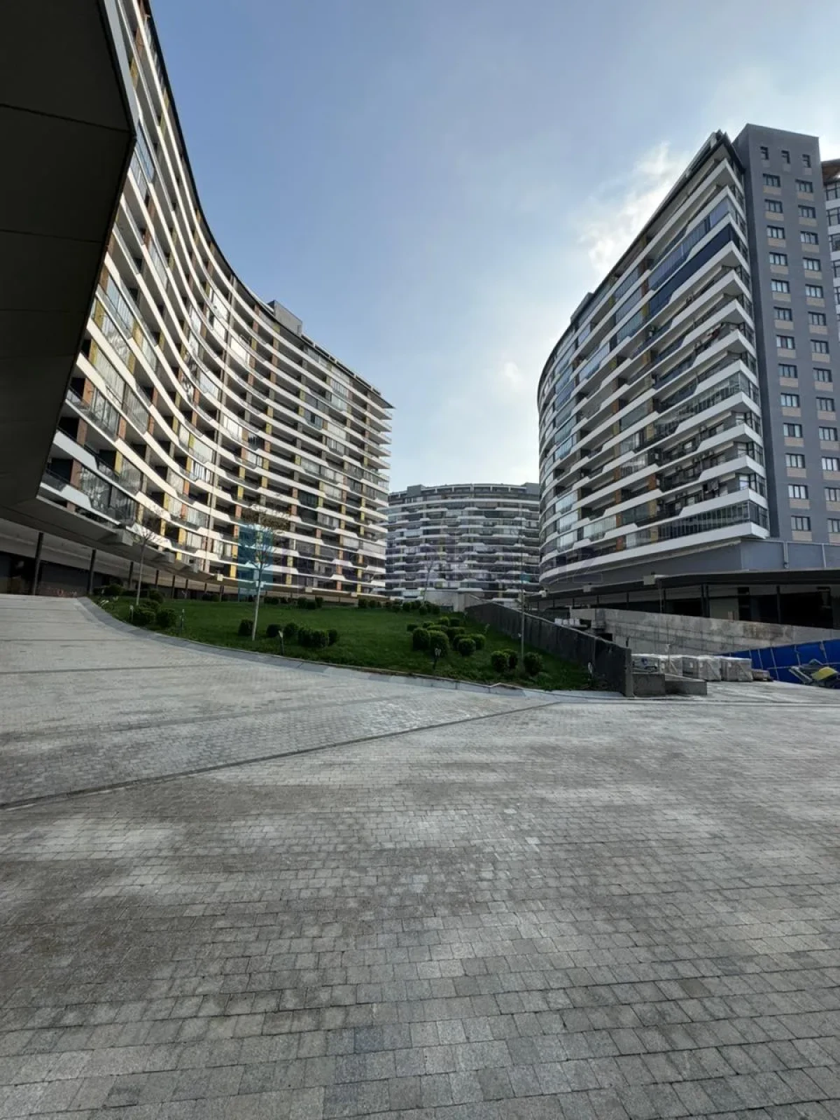 Satılır 2 otaqlı yeni tikili 69 m²