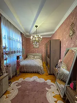 Satılır 6 otaqlı həyət evi 300 m²