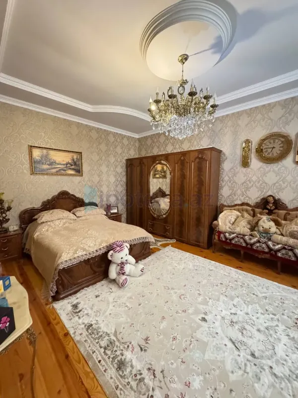 Satılır 6 otaqlı həyət evi 300 m²
