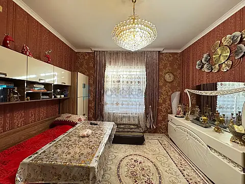 Satılır 6 otaqlı həyət evi 300 m²