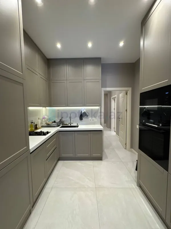 Satılır 3 otaqlı köhnə tikili 110 m²