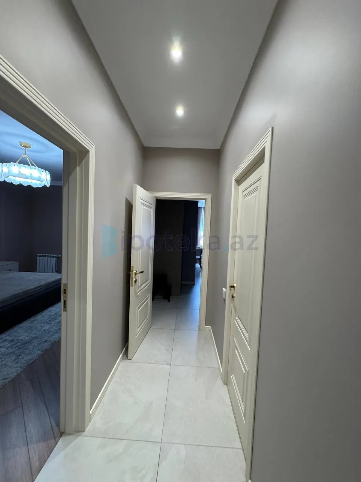 Satılır 3 otaqlı köhnə tikili 110 m²