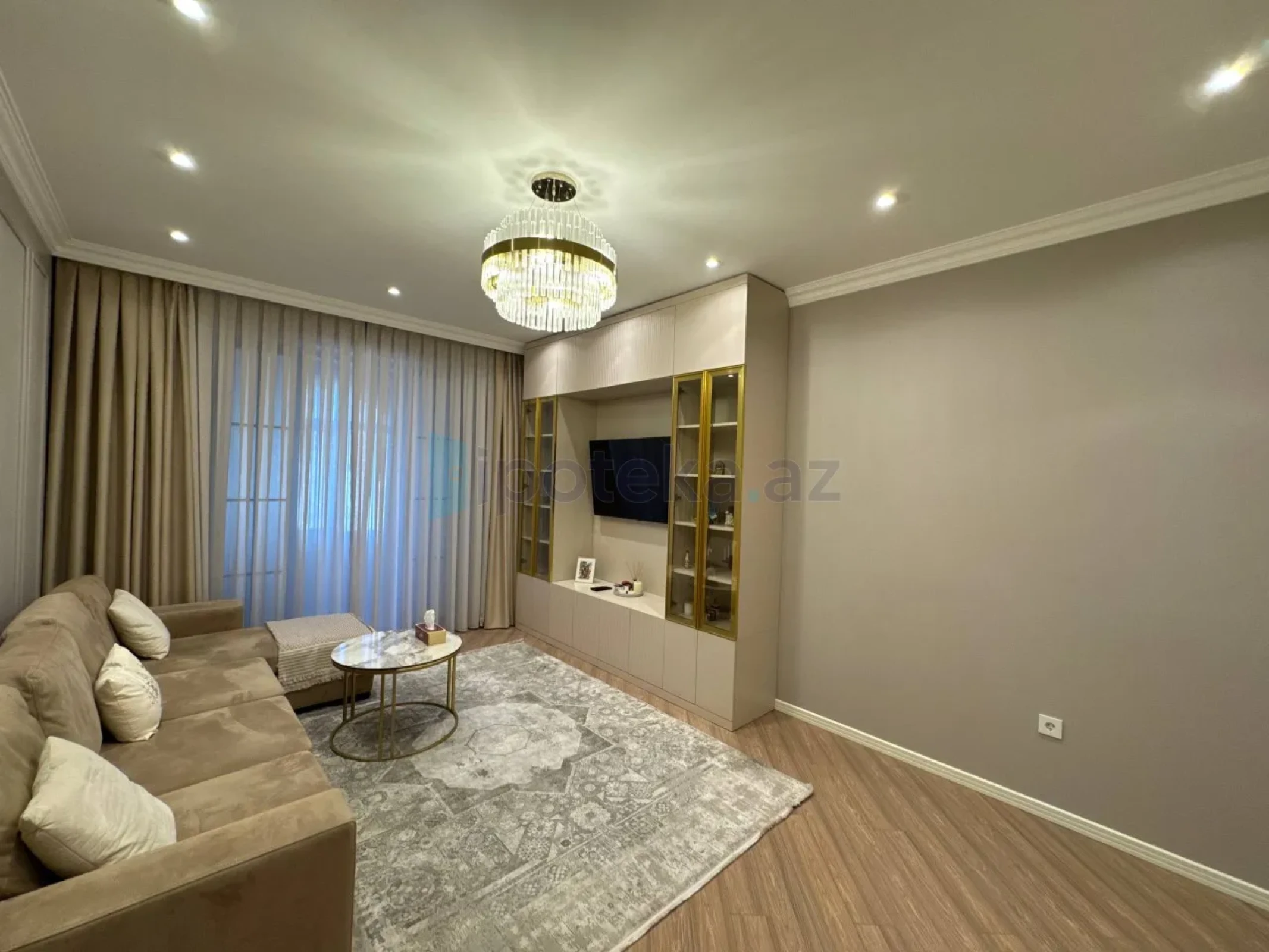 Satılır 3 otaqlı köhnə tikili 110 m²