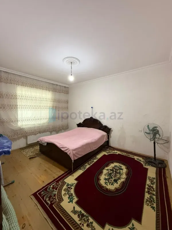 Satılır 8 otaqlı həyət evi 230 m²
