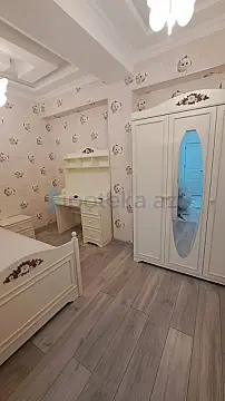 Satılır 3 otaqlı yeni tikili 73 m²