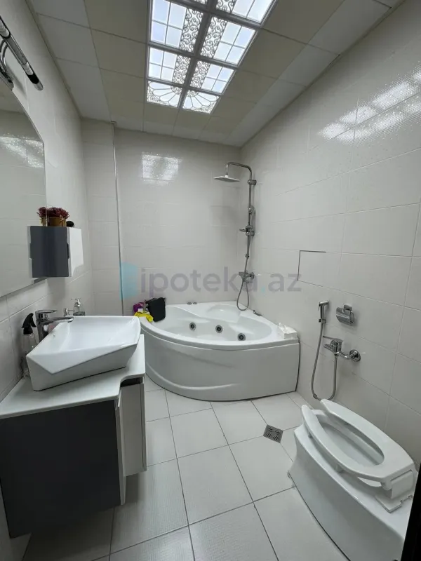 Satılır 6 otaqlı yeni tikili 360 m²