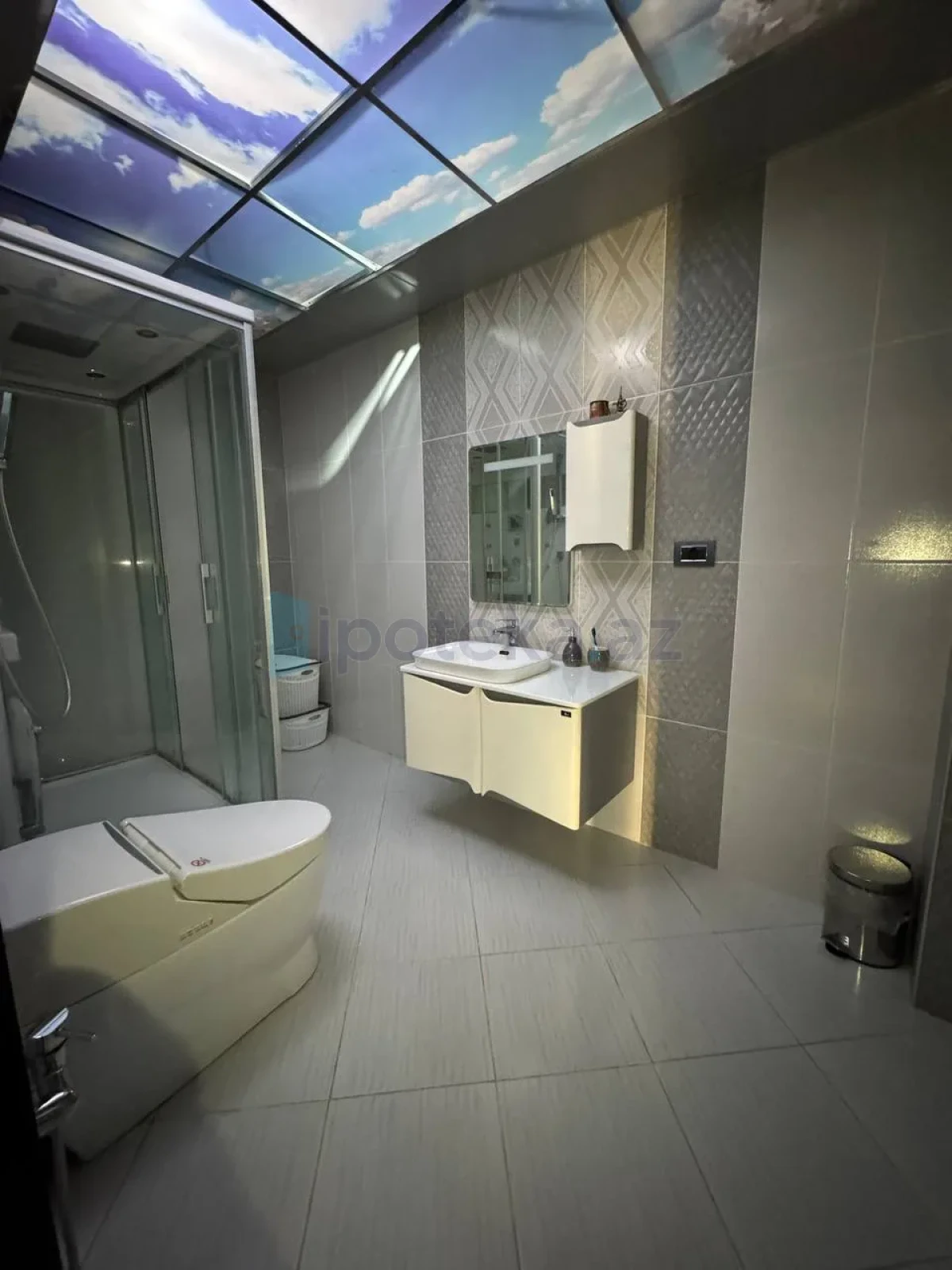 Satılır 6 otaqlı yeni tikili 360 m²