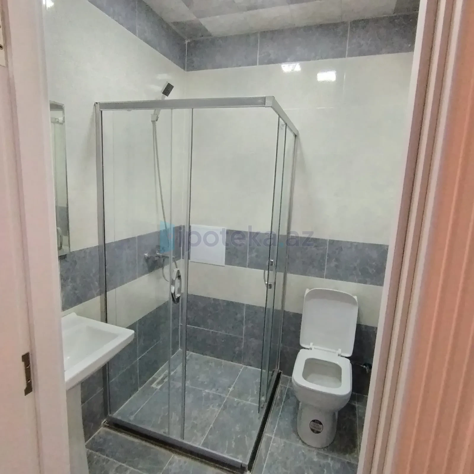 Satılır 1 otaqlı yeni tikili 42 m²