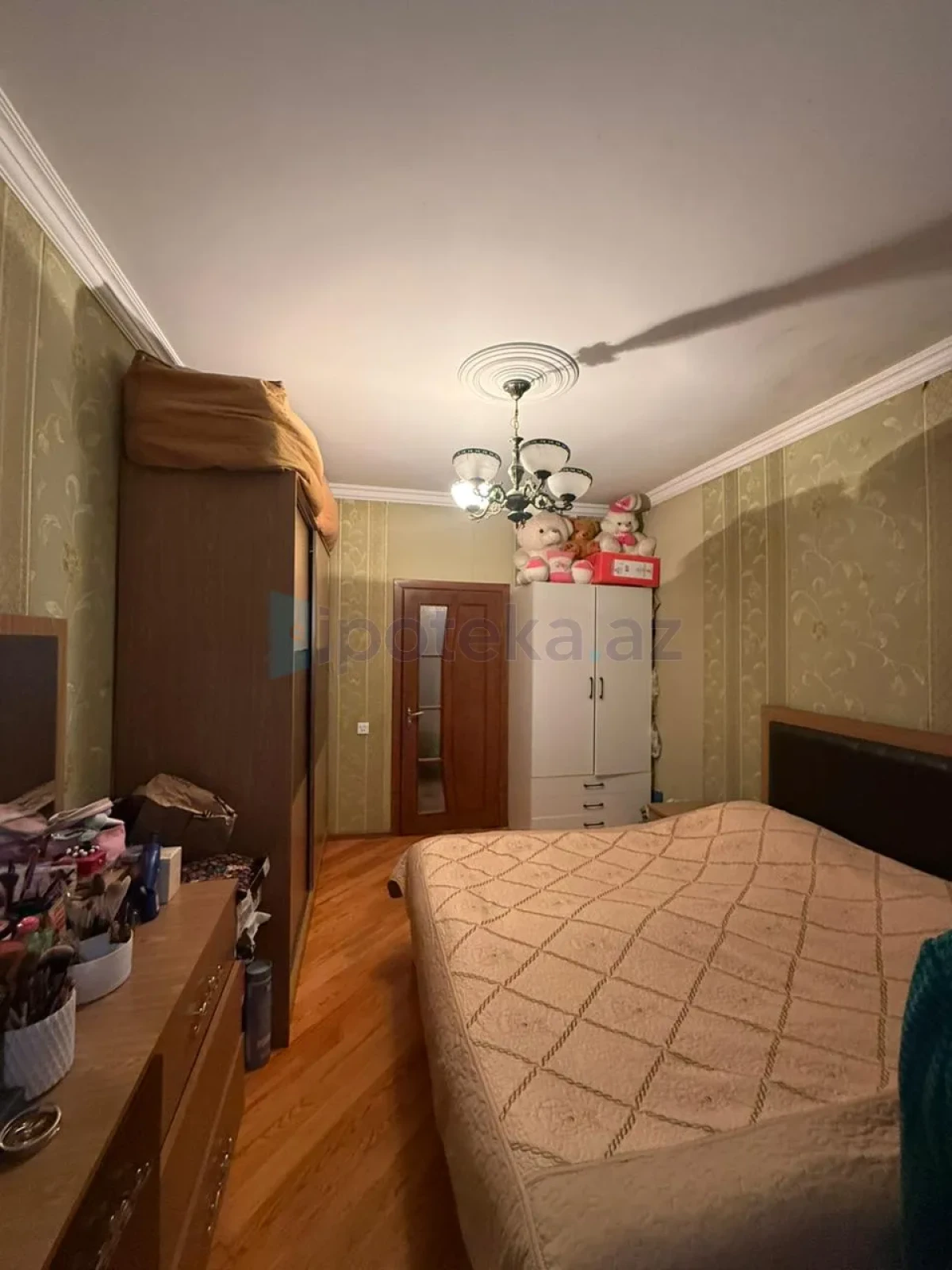 Satılır 2 otaqlı köhnə tikili 65 m²