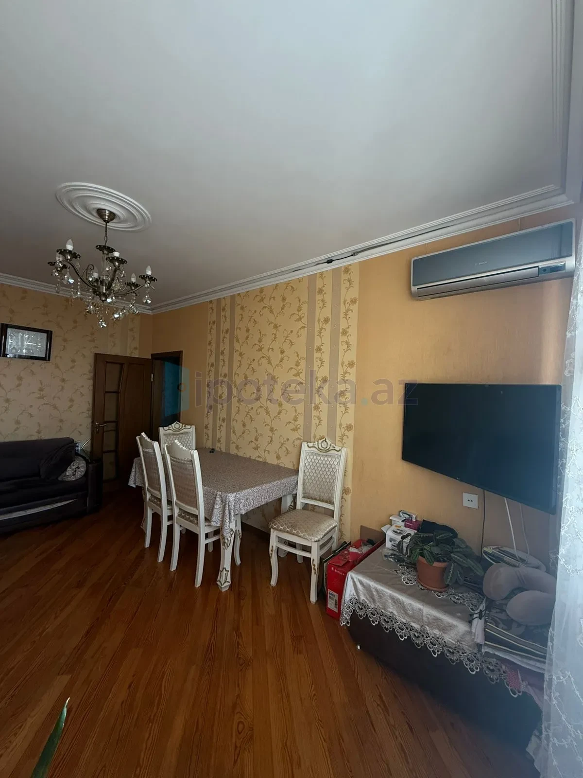 Satılır 2 otaqlı köhnə tikili 65 m²