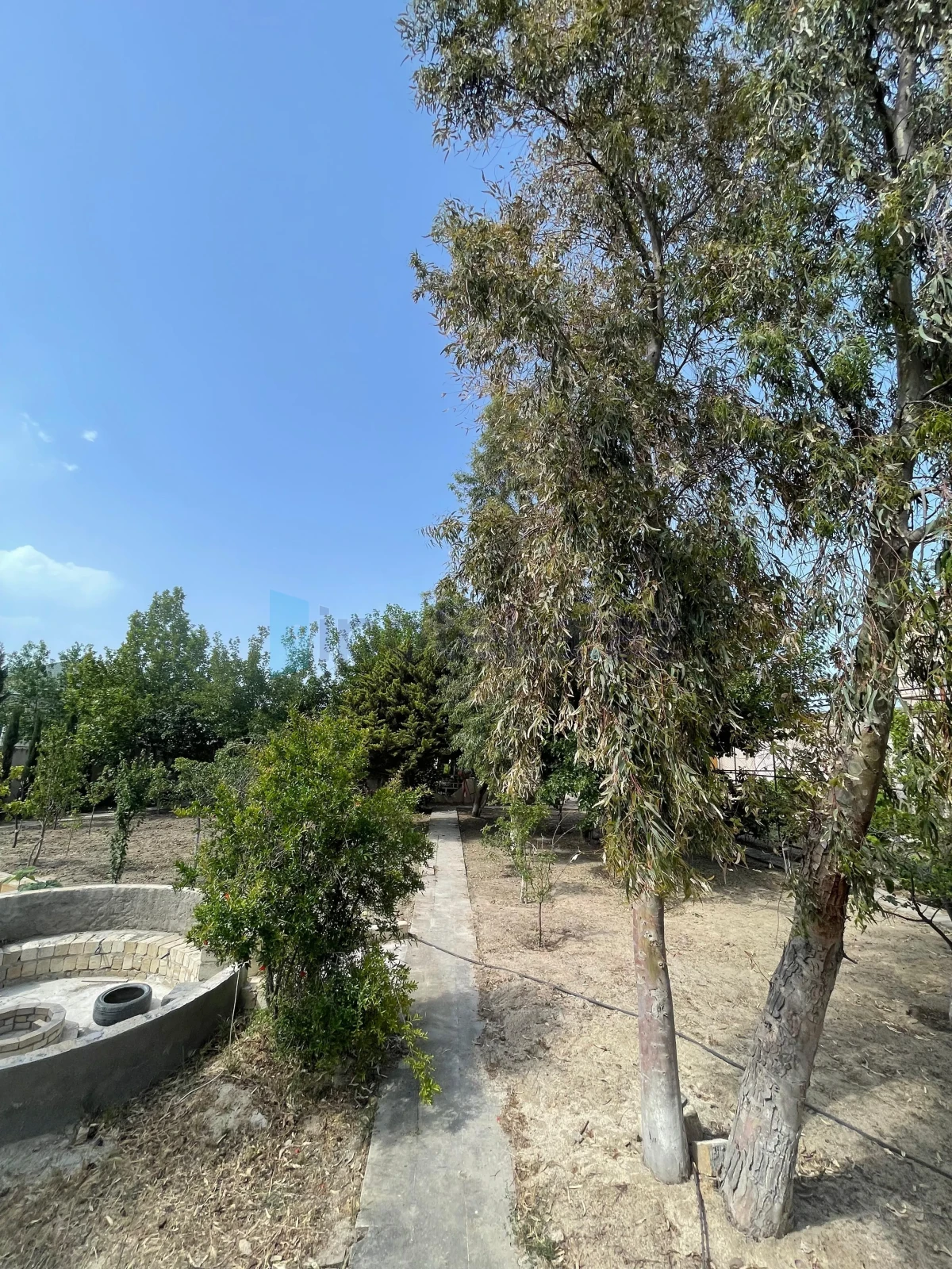 Satılır 8 otaqlı mənzil 420 m²