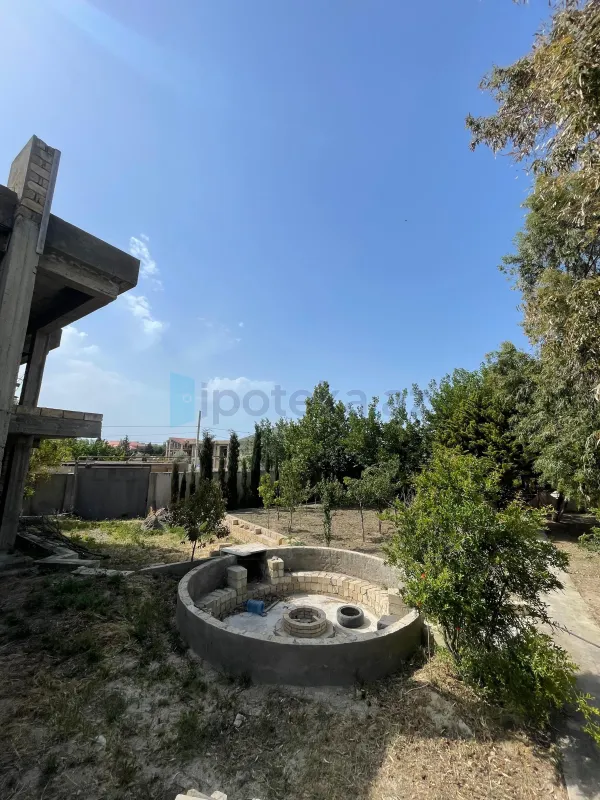 Satılır 8 otaqlı mənzil 420 m²