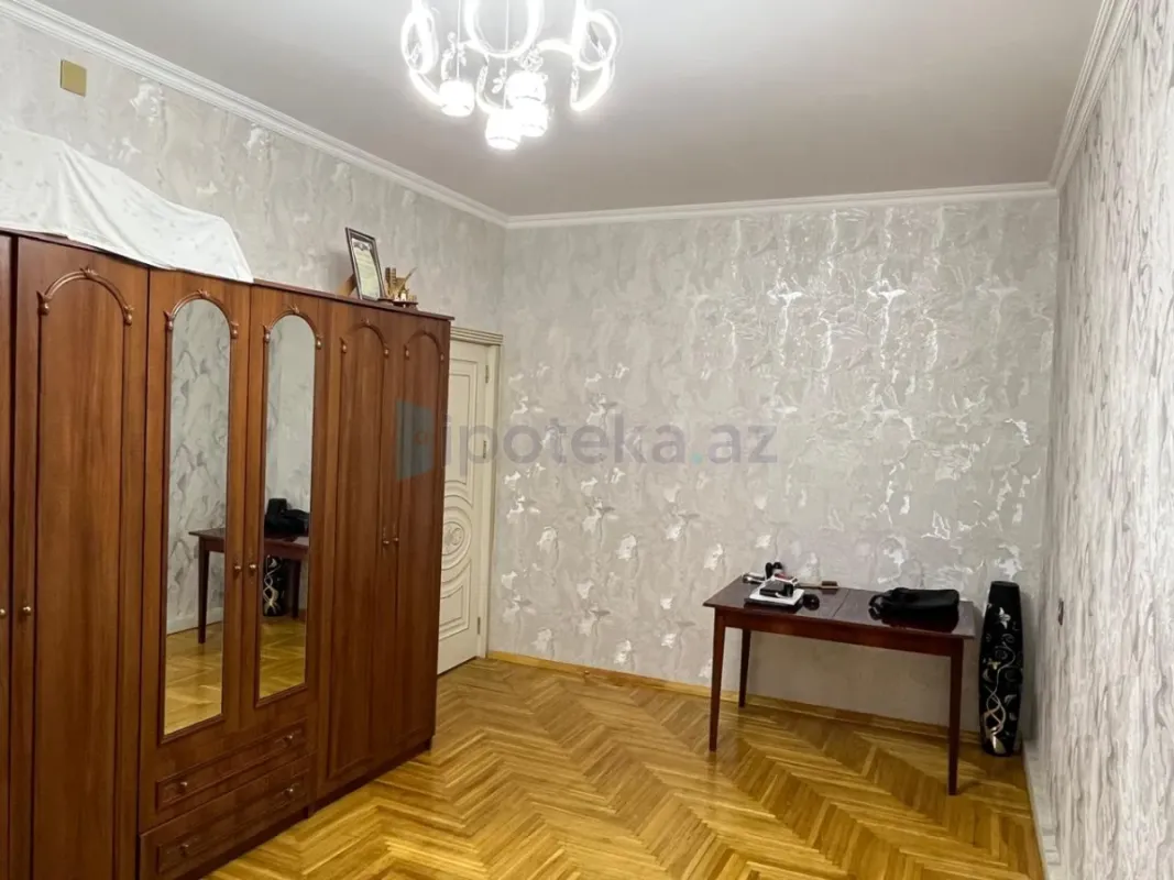 Satılır 3 otaqlı köhnə tikili 80 m²