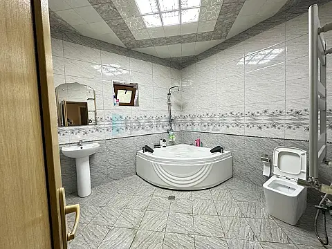 Satılır 4 otaqlı həyət evi 160 m²