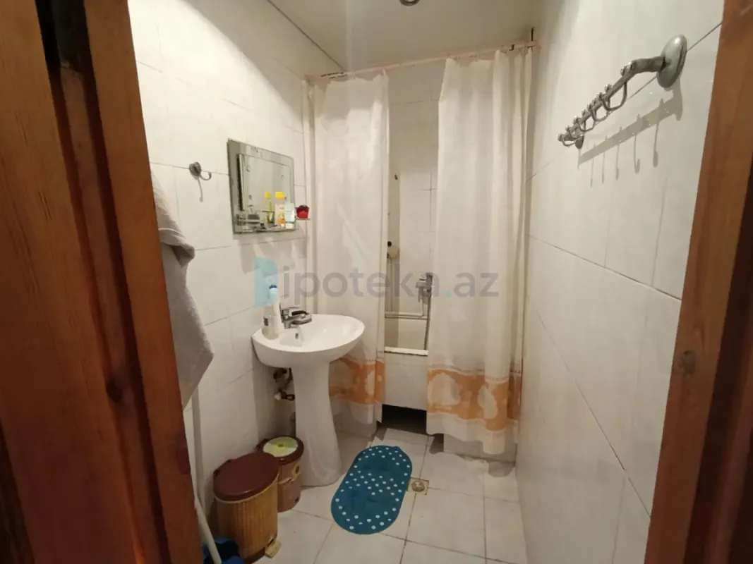 Satılır 3 otaqlı köhnə tikili 80 m²