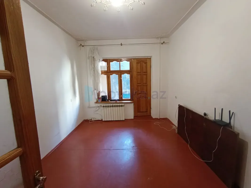 Satılır 3 otaqlı köhnə tikili 80 m²