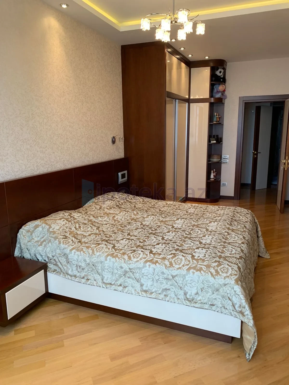 Satılır 2 otaqlı yeni tikili 90 m²