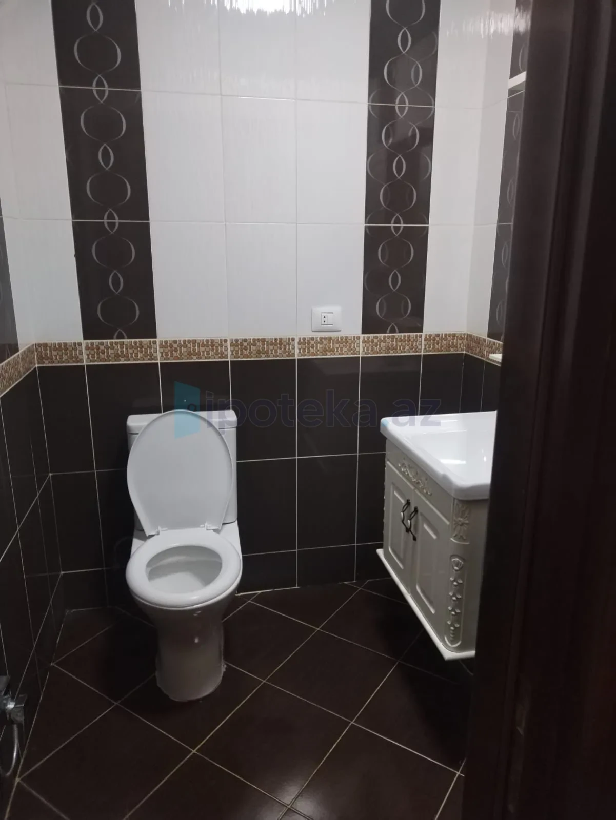 Satılır 4 otaqlı yeni tikili 140 m²
