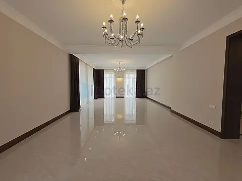 Satılır 6 otaqlı mənzil 360 m²