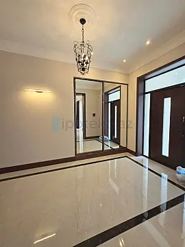 Satılır 6 otaqlı mənzil 360 m²