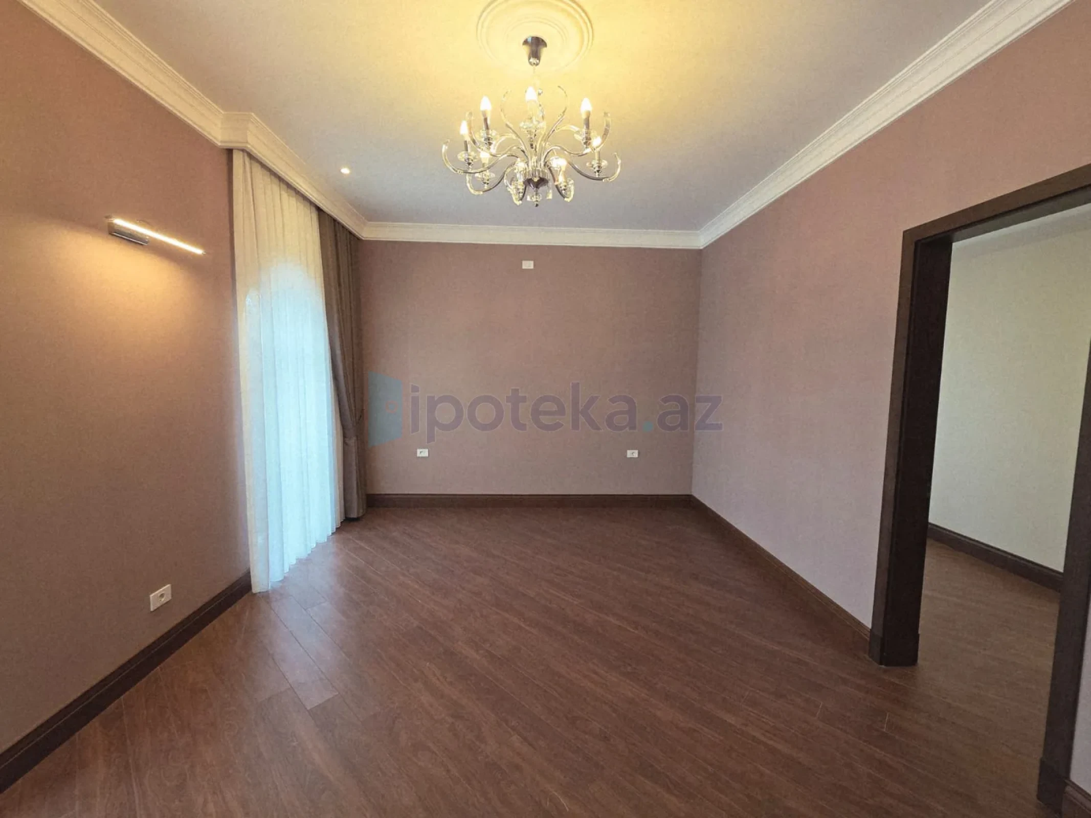 Satılır 6 otaqlı mənzil 360 m²