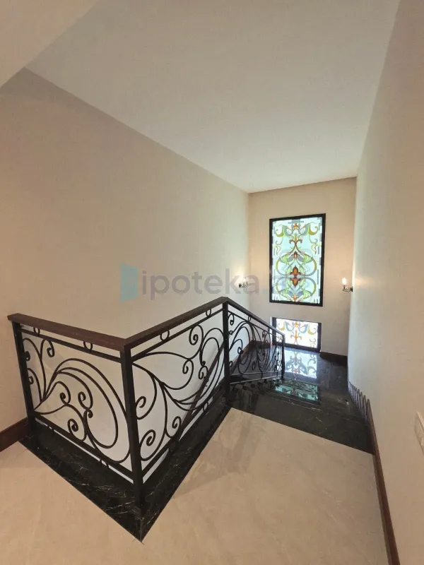 Satılır 6 otaqlı mənzil 360 m²