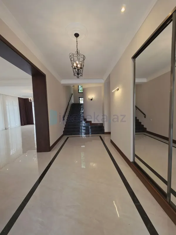 Satılır 6 otaqlı mənzil 360 m²