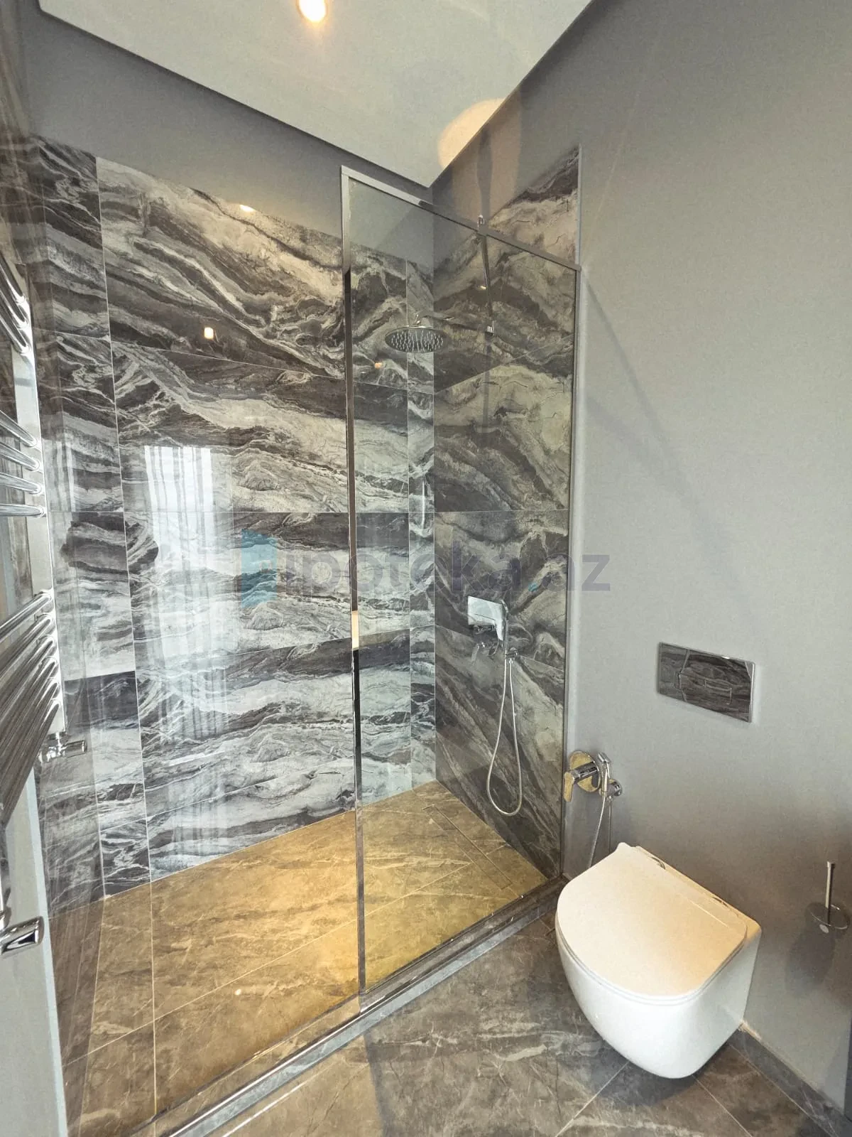 Satılır 6 otaqlı mənzil 360 m²