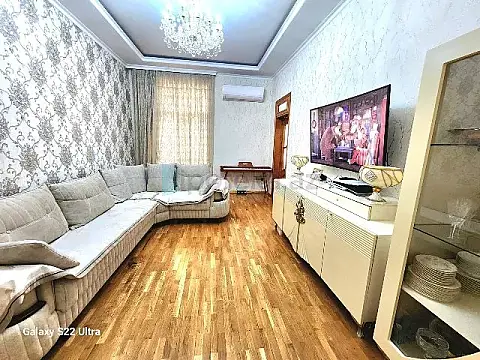 Satılır 3 otaqlı köhnə tikili 80 m² — Bakı, Nizami 3 otaq 80.00 m²