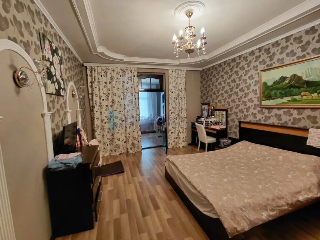 Satılır 3 otaqlı köhnə tikili 105 m²