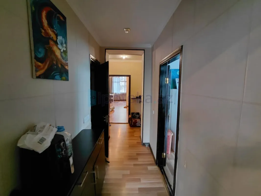 Satılır 3 otaqlı köhnə tikili 105 m²