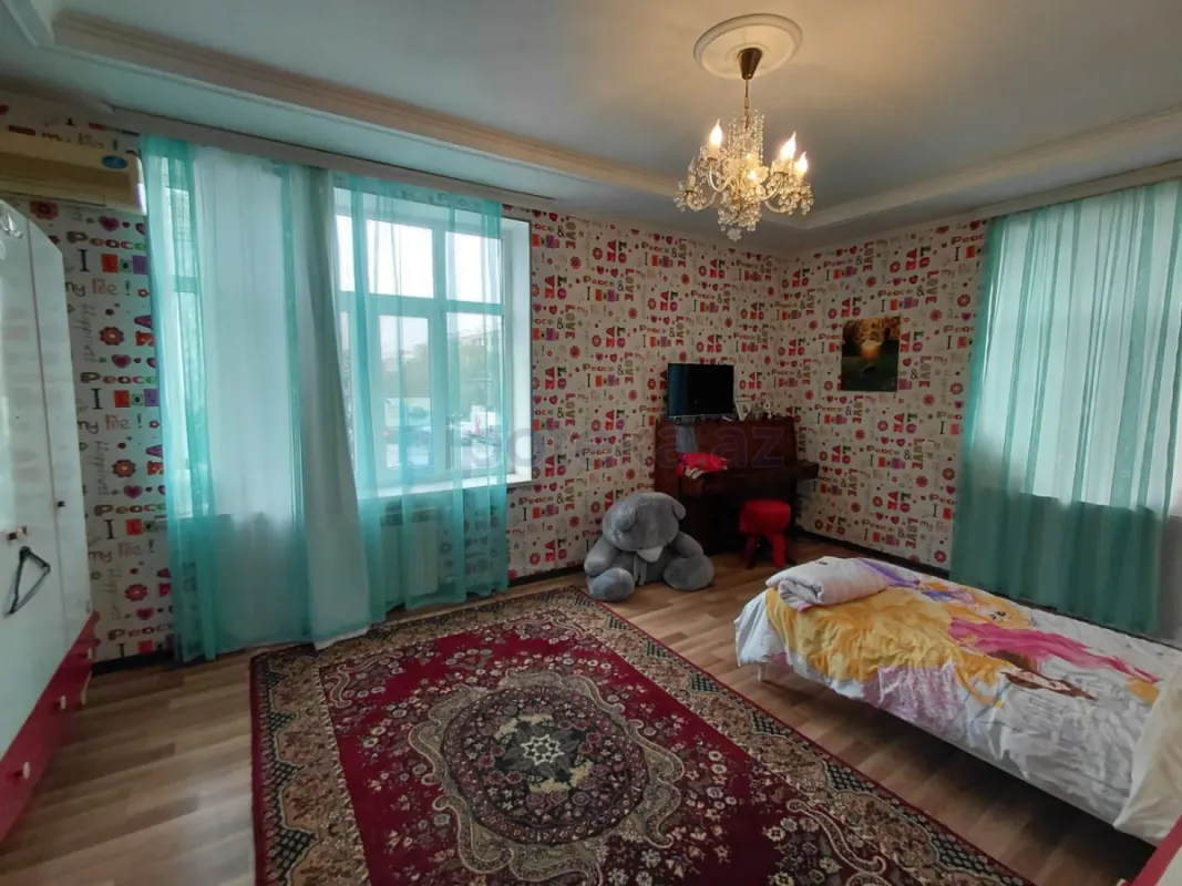 Satılır 3 otaqlı köhnə tikili 105 m²