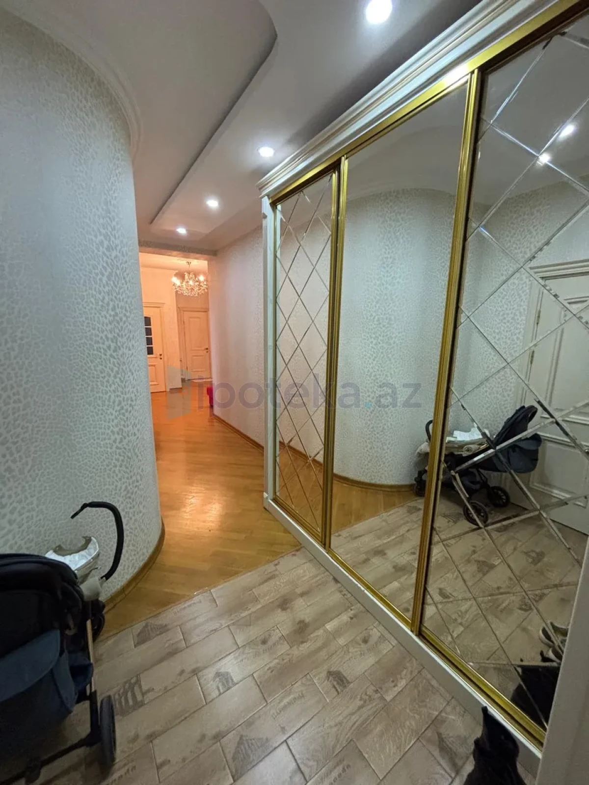 Satılır 3 otaqlı yeni tikili 100 m²