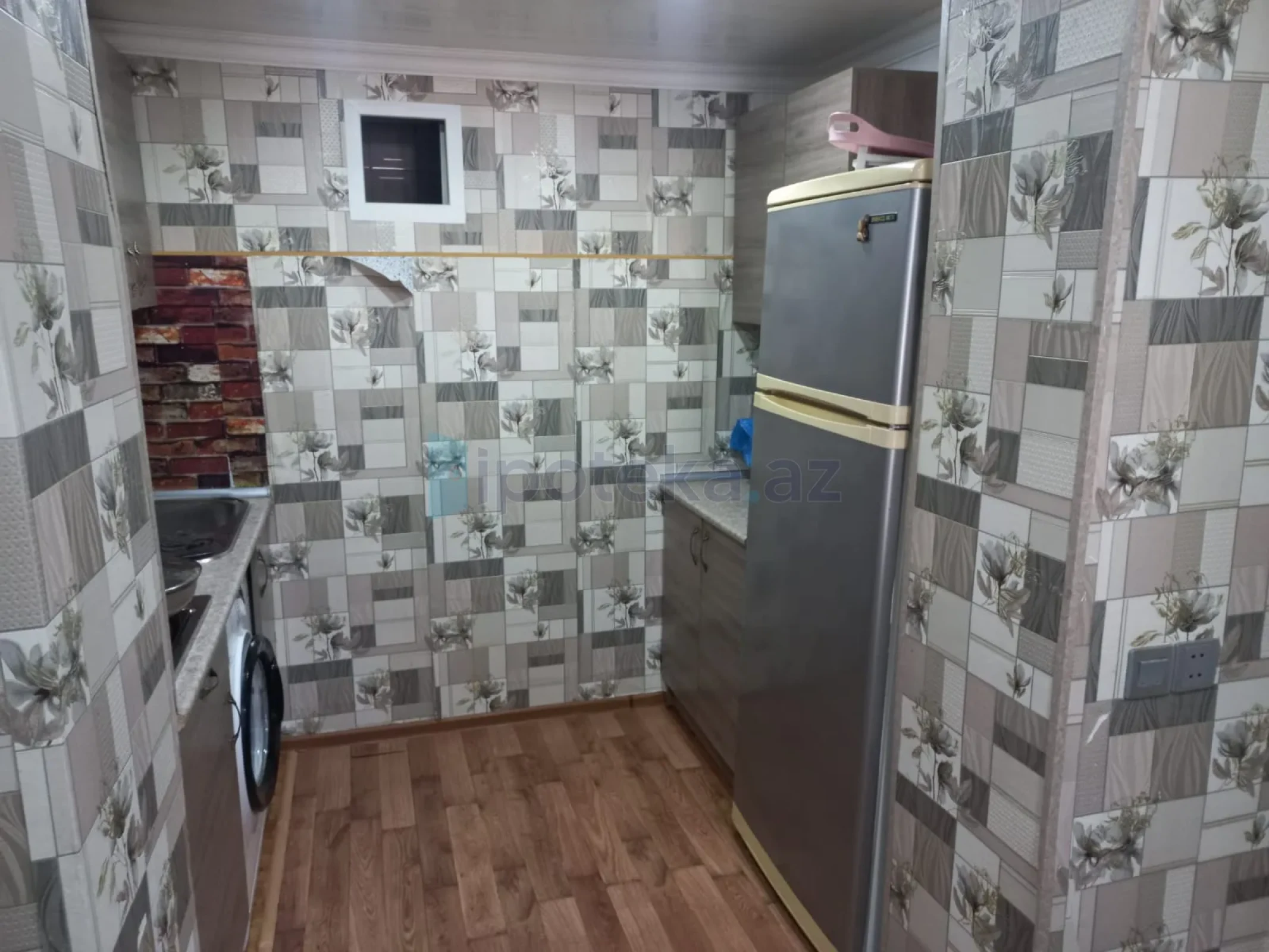 Satılır 4 otaqlı köhnə tikili 110 m²