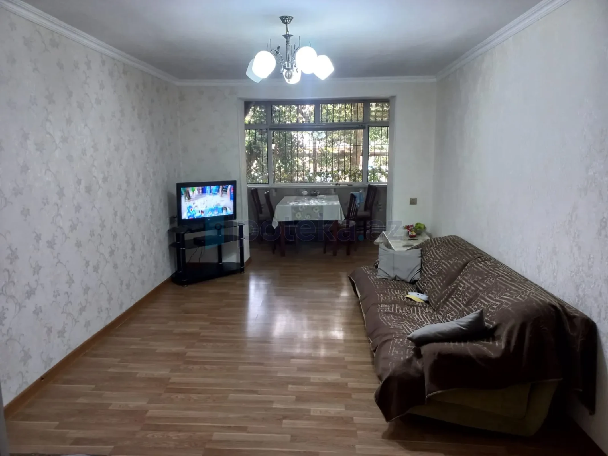 Satılır 4 otaqlı köhnə tikili 110 m²